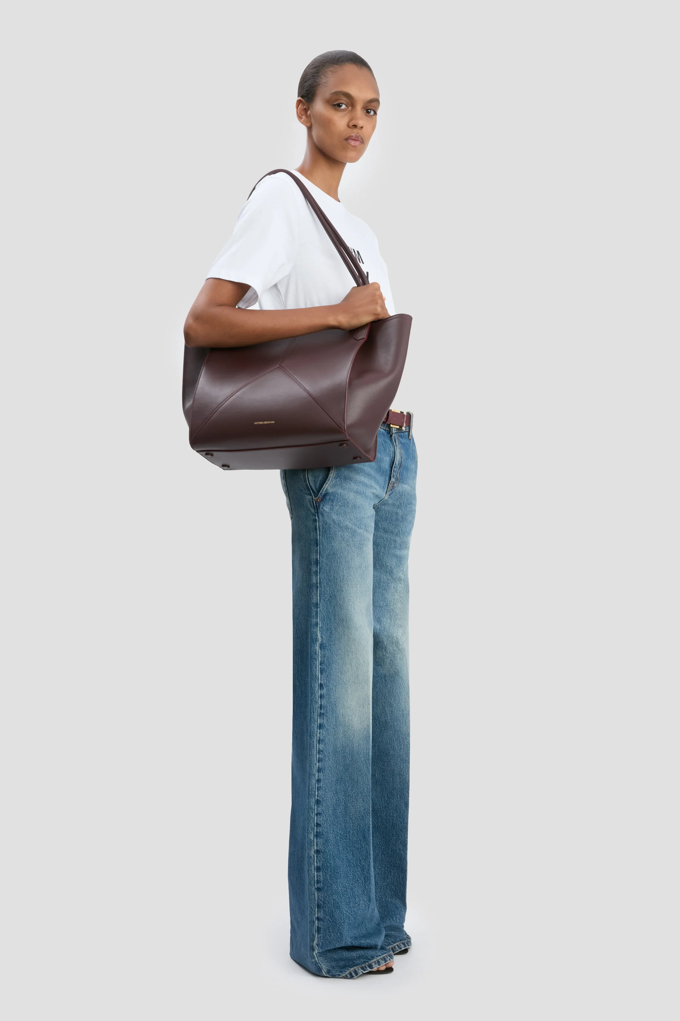 Victoria Tote Bag In Burgundy Leather - Image 3